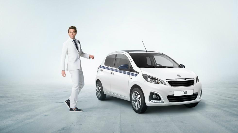 Ίσως ο πιο pop συνδυασμός για το Peugeot 108 με τον τραγουδοποιό και συνθέτη Mika.