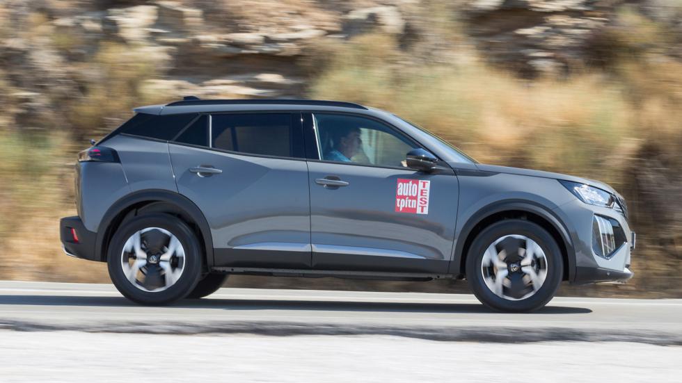 Κοινής εκτέλεσης στα δύο SUV της Peugeot είναι το mild hybrid σύνολο των 145 ίππων, στο οποίο ο ενσωματωμένος στο κιβώτιο ηλεκτροκινητήρας κινεί το αμάξωμα αμιγώς ηλεκτρικά στο σταμάτα-ξεκίνα της κίνη