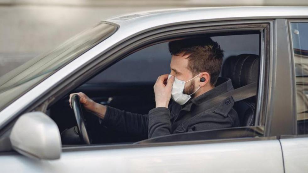 Πότε πρέπει να φοράμε μάσκα στο αυτοκίνητο; 