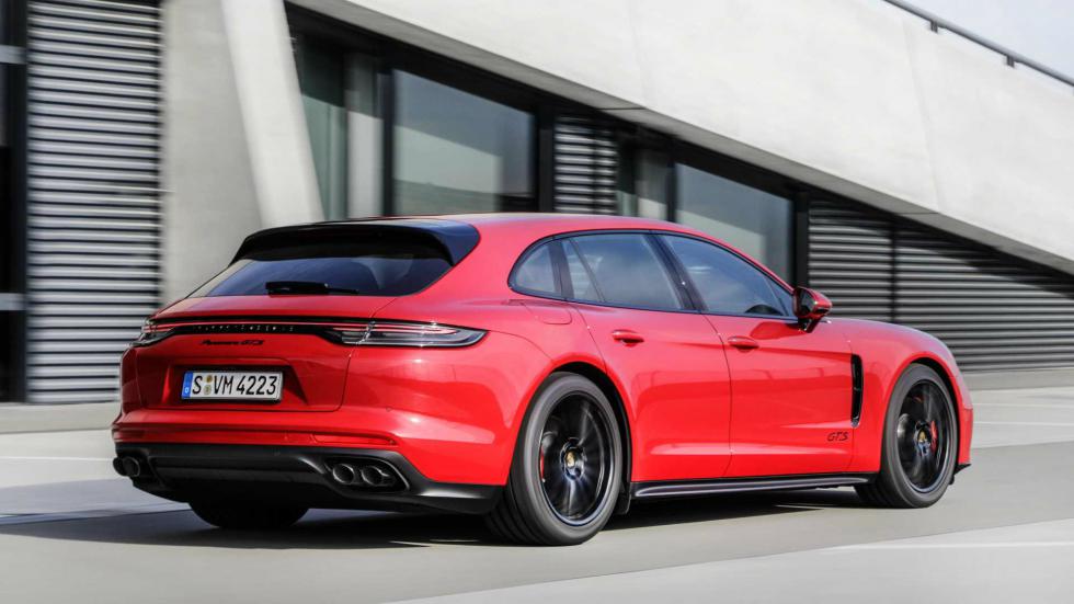 Ντεμπούτο για την ανανεωμένη Porsche Panamera