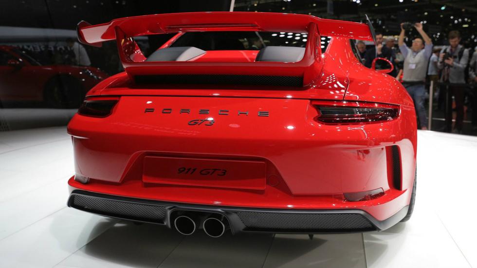 Η νέα Porsche 911 GT3 RS, στην έκθεση αυτοκινήτου της Γενεύης. 