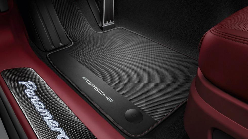 Η ειδική, γεμάτη από κόκκινο, Porsche Panamera Turbo S Executive