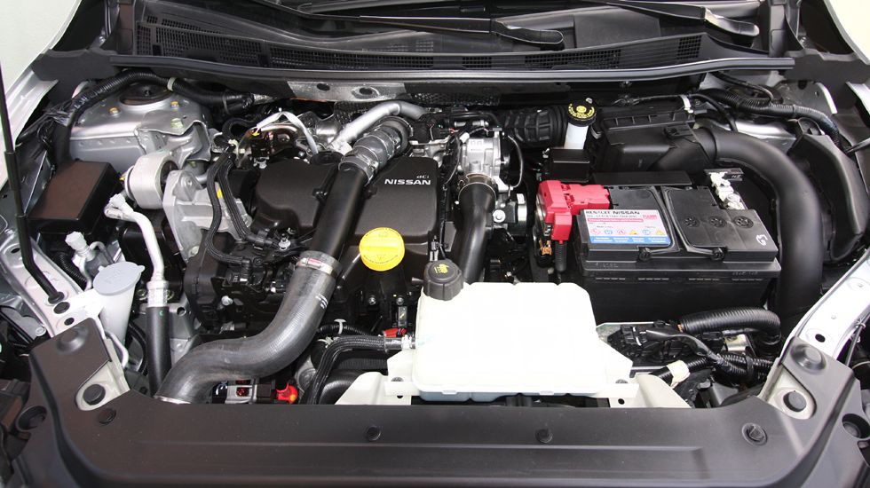 Γενναιόδωρο στις διαστάσεις του, το Nissan Pulsar έχει το μεγαλύτερο μεταξόνιο (2,7 μ.) και ύψος (1,52 μ.) της μικρομεσαίας κατηγορίας.