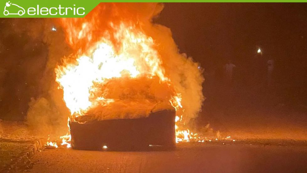 Το κορυφαίο Tesla Model S Plaid των 1.100 ίππων κάηκε ολοσχερώς μόλις 3 μέρες μετά την παραλαβή από την αντιπροσωπεία.