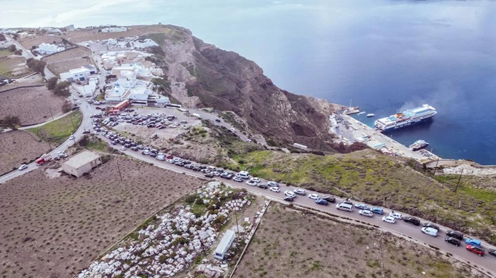 Η κίνηση που «καίει» τις διακοπές: Τα 10 σημεία-εφιάλτης για τους εκδρομείς στην Ελλάδα