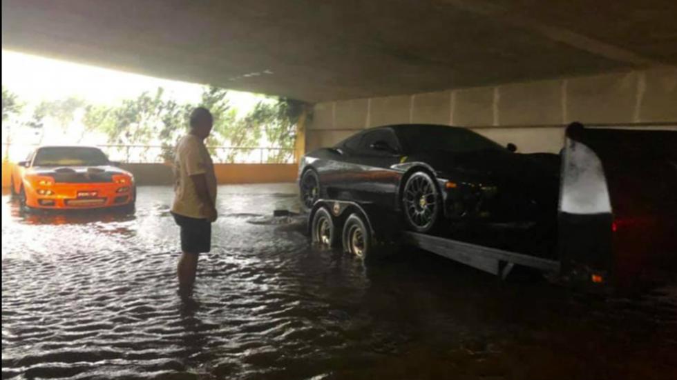 Πήγε να σώσει RX-7 αγνώστου εν μέσω καταιγίδας