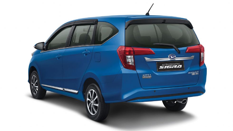 Το Sigra αποτελεί τον καρπό της σύμπραξης των Daihatsu και Astra International, ενός ινδονησιακού ομίλου που έχει παρόμοιες συνεργασίες –μεταξύ άλλων- με τις Toyota, Nissan, Isuzu και Honda.