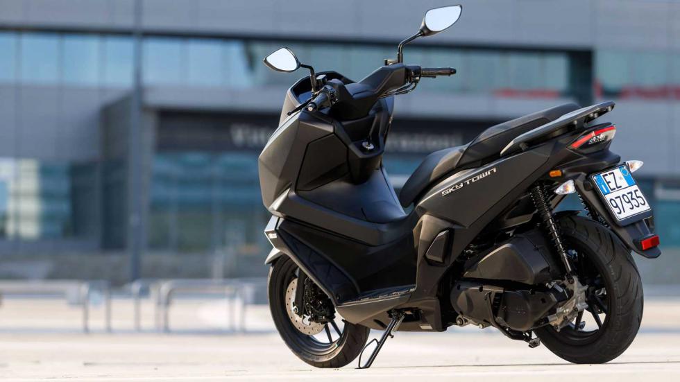 Skytown 125: GT scooter από την Kymco με μόνο 2.645 ευρώ