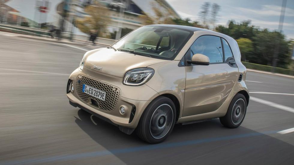 Η πόλη υποκλίνεται στο smart EQ fortwo