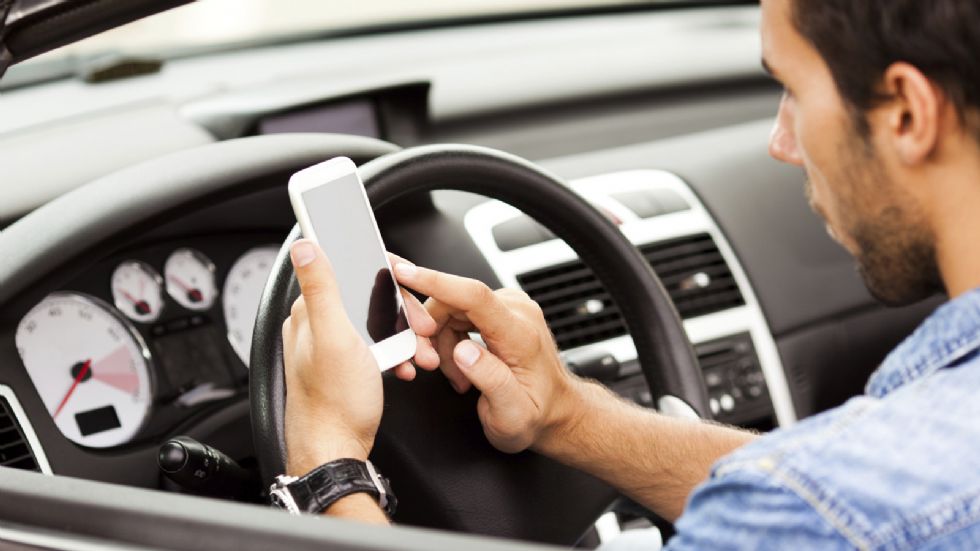 Το «textalyzer» δεν θα είναι σε θέση να διαβάσει τις επαφές ή το περιεχόμενο των μηνυμάτων, αλλά θα «μαρτυρήσει» τα πάντα στους αστυνομικούς.