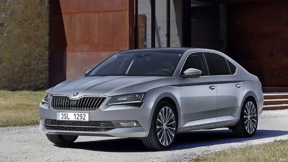 Η Skoda Superb είναι ένα ολοκαίνουργιο μοντέλο και το δείχνει από την εμφάνισή της.