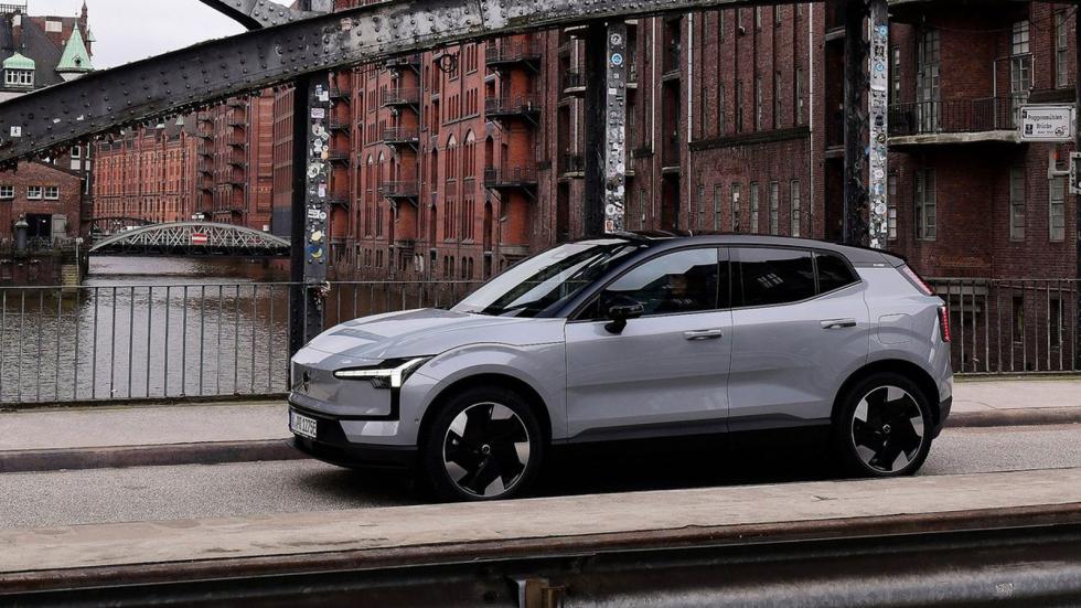 Η Volvo αναφέρει ότι η αστική αυτονομία του EX30 Single Motor Extended Range φτάνει τα 660 χιλιόμετρα.