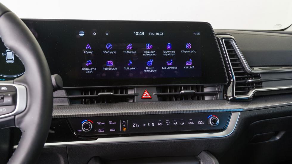 Η touchscreen του κορεατικού SUV, ανεξαρτήτως διαγωνίου, υποστηρίζει συνδεσιμότητα Android Auto ή Apple CarPlay.