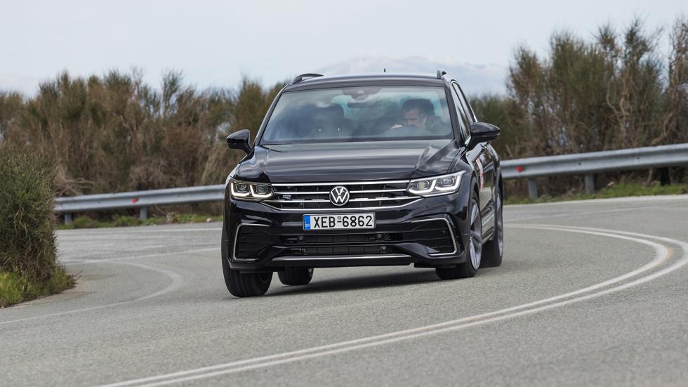 Συγκριτικά με το προ ανανέωσης VW Tiguan βλέπουμε ψηλότερο καπό, νέους προφυλακτήρες και φαρδύτερη μάσκα, έχοντας όπως και το C5 το σχετικό λογότυπο της PHEV «καταγωγής» του.