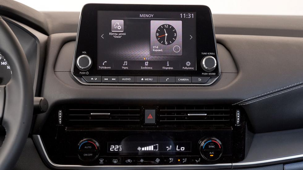Στάνταρ στη δεύτερη έκδοση εξοπλισμού Premium του Nissan Qashqai βλέπουμε touchscreen 8 ιντσών.