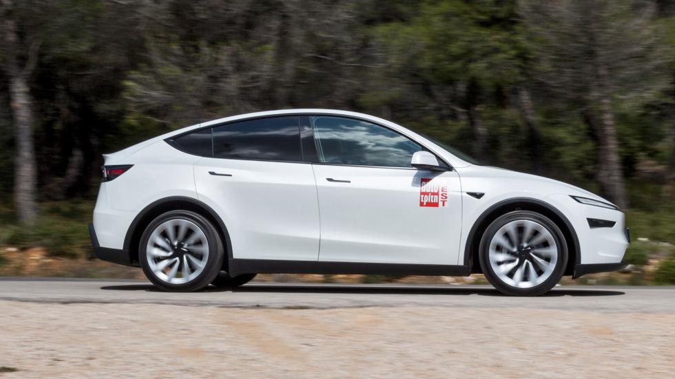 Η Tesla δηλώνει μέση αυτονομία 622 χιλιομέτρων για την πισωκίνητη Long Range έκδοση του Model Y Juniper, 465 χιλιόμετρα κατέγραψε το AutoΤρίτη Test Center.