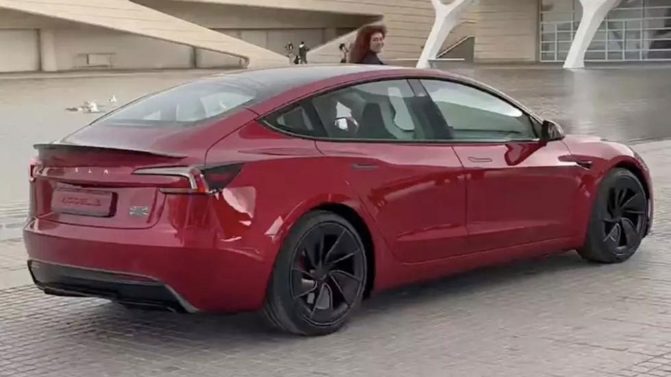 Είναι αυτό το νέο πανίσχυρο Tesla Model 3 Ludicrous;
