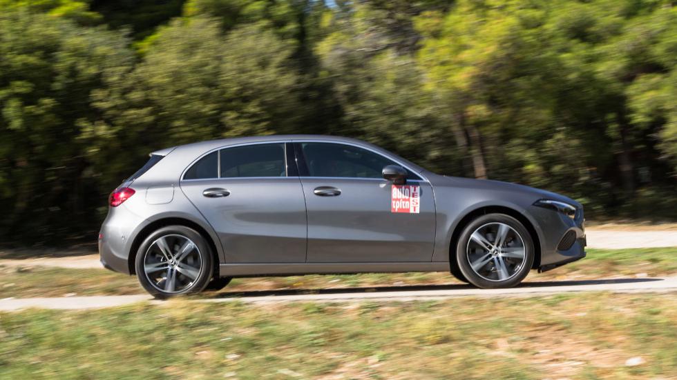 Η Mercedes A 250 e συνδυάζει την premium εικόνα με δυναμικές επιδόσεις και ιδιαίτερα αποδοτικό υβριδικό σύστημα. 