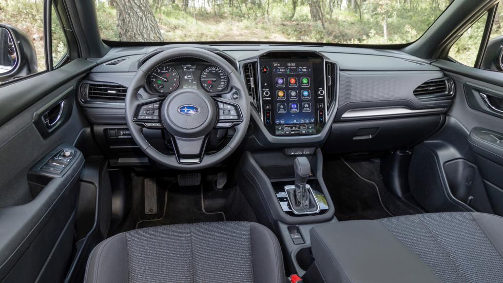 Η εικόνα στο εσωτερικό του νέου Forester είναι πολύ ευχάριστη.
