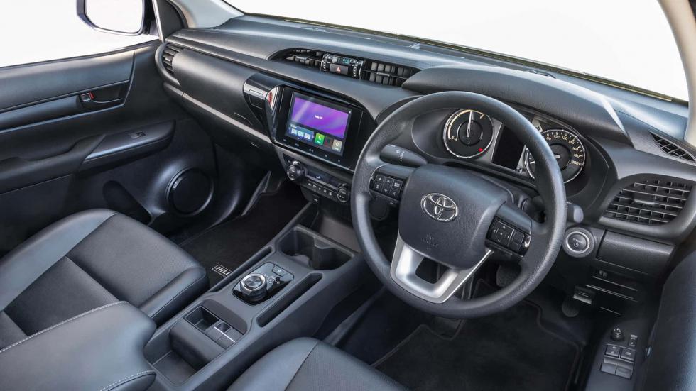 Toyota: «Συζητάμε αν θα κάνουμε ηλεκτρικό το Hilux»