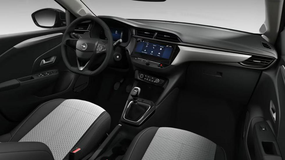 Οριζόντια σχεδίαση έχει η καμπίνα του Opel Corsa, με την στάνταρ 10άρα οθόνη infotainment να είναι στραμμένη προς τον οδηγό, προς τέρψιν της εργονομίας.