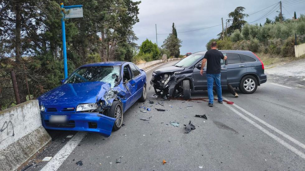 Σύμφωνα με πληροφορίες, στο τροχαίο ενεπλάκησαν συνολικά πέντε οχήματα.