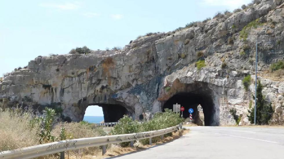 Οι διάσημες «Τρύπες» της Αττικής -Ποια η άγνωστη ιστορία τους;