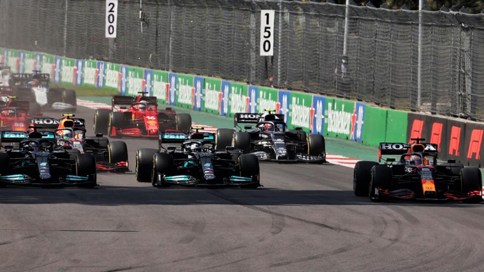 Ηamilton: «O Bottas άφησε τον Verstappen να περάσει»