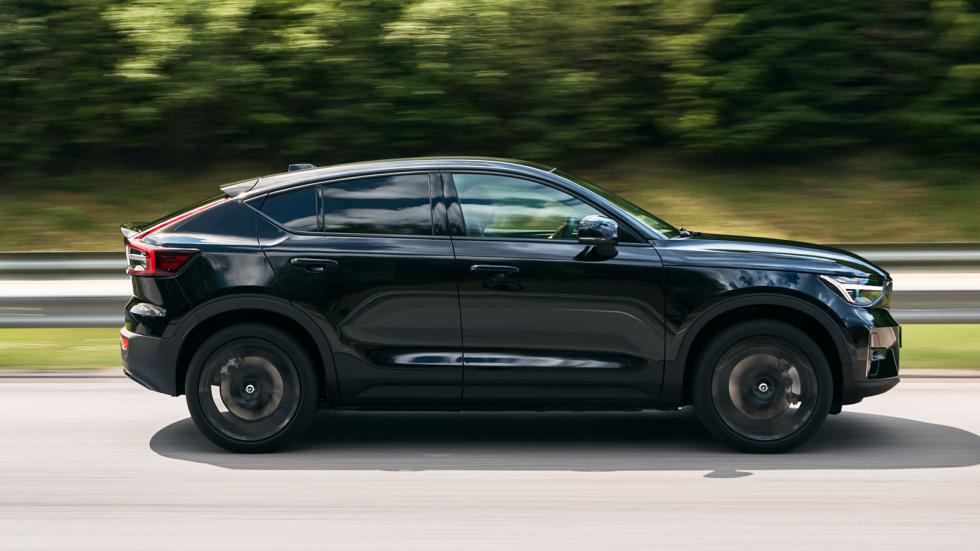 Σύμφωνα με την Volvo, το πισωκίνητο EC40 Single Motor ολοκληρώνει το 0-100 χλμ./ώρα σε 7,3 δευτερόλεπτα. 