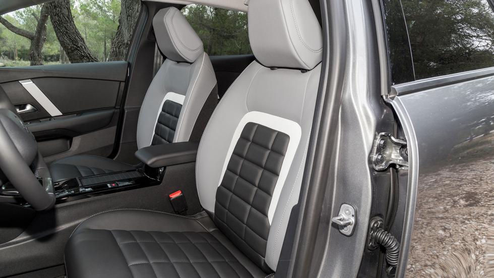 VS: Citroen C4 Hybrid 145 PS ή Renault Arkana Hybrid 140 PS