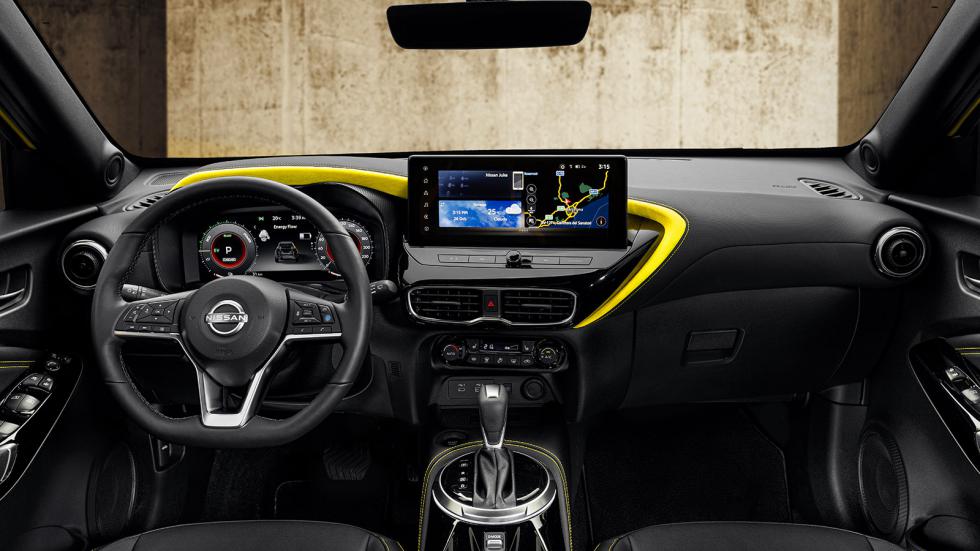 Το εσωτερικό του Nissan Juke διακρίνεται για τον όμορφο και σύγχρονο αέρα του και την προσεγμένη ποιότητα κατασκευής του. Οι χώροι είναι επαρκείς για τους επιβάτες, ενώ ο χώρος αποσκευών με 422 λτ. γι
