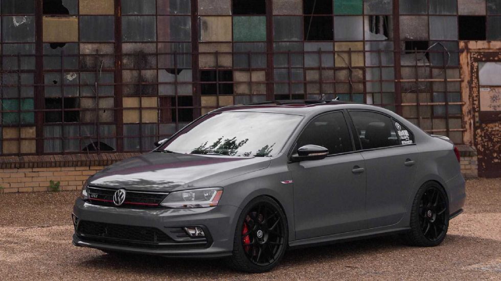 Η VW ετοίμασε το Jetta GLI Nardo Concept, το οποίο δανείζεται από την Audi τη βαφή Nardo Grey.
