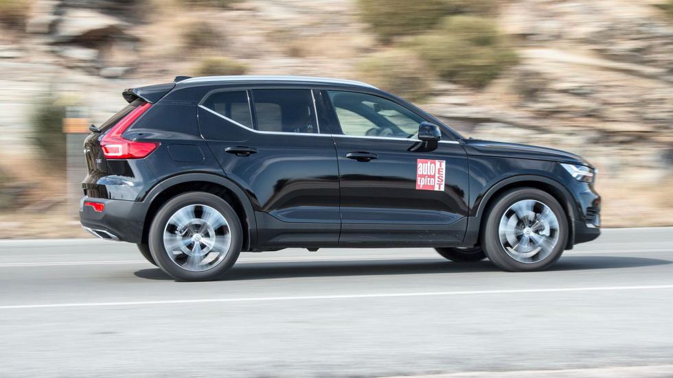 To Volvo XC40 σε πραγματικές συνθήκες καίει 10,1 λτ./100 χλμ. έναντι 6,5 λτ./100 χλμ. του Tiguan. Μάλιστα αυτό το 10,1 είναι το δεύτερο χειρότερο της κατηγορίας.