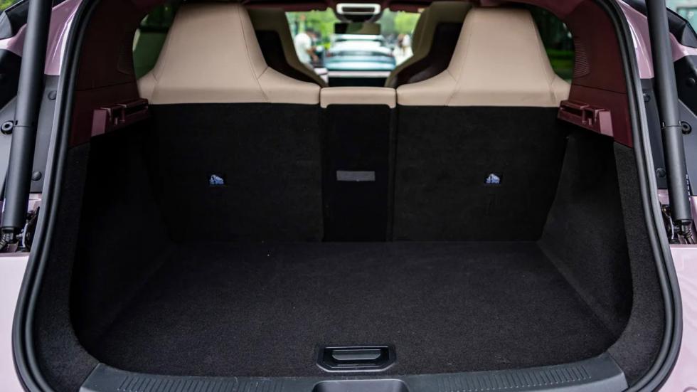 Το Zeekr X έχει χώρο αποσκευών στα 362 λίτρα.