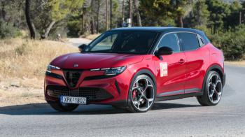 Δοκιμή: Alfa Romeo Junior Veloce -Ηλεκτρική αδρεναλίνη; Και όμως γίνεται! Δοκιμή: Alfa Romeo Junior Veloce -Ηλεκτρική αδρεναλίνη; Και όμως γίνεται!