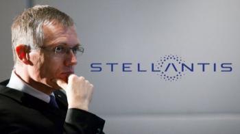 Επικεφαλής Stellantis: «Οι πολιτικοί σπρώχνουν τα ηλεκτρικά, όχι οι εταιρείες»