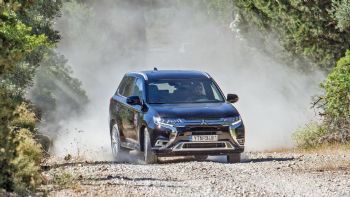 :  Mitsubishi Outlander PHEV