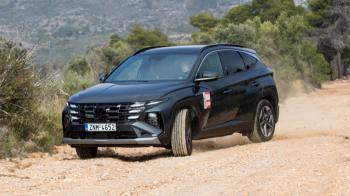 ������: 4������ Hyundai Tucson Full Hybrid �� 215 PS