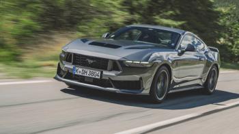 ������: Ford Mustang Dark Horse Edition