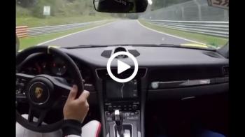 Porsche GT3 RS με το γκάζι στο πάτωμα