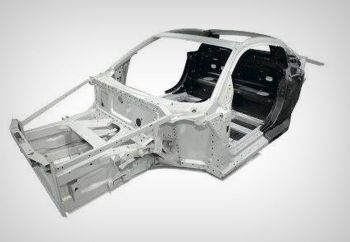 Audi R8 με σασί από carbon