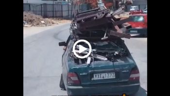 Ηρωικό Nissan Sunny πάει και δεν πάει στους δρόμους της Αθήνας