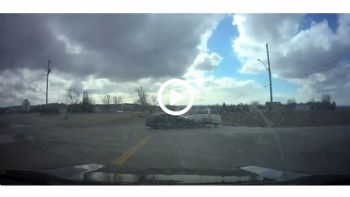 VIDEO: Πέρασε το STOP χωρίς κανένα δισταγμό