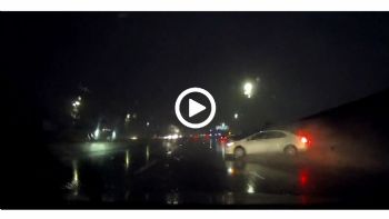 VIDEO: Τραγουδώντας (γλίστρα) στη βροχή...