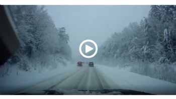 VIDEO: Τα φρένα δεν πιάνουν στα χιόνια...