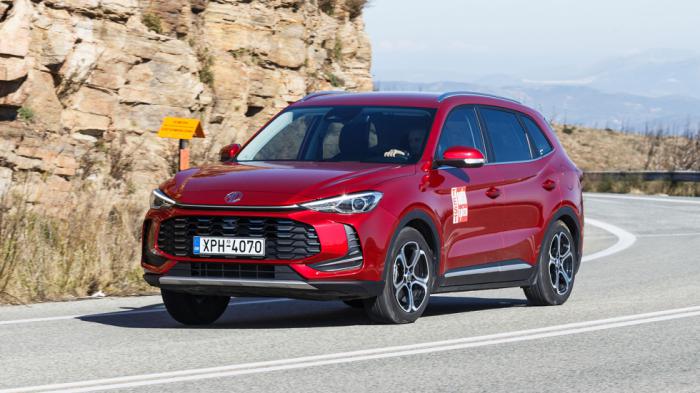 MG ZS MAX: Βενζίνη ή Hybrid+ με 3.000 ευρώ επιπλέον; 