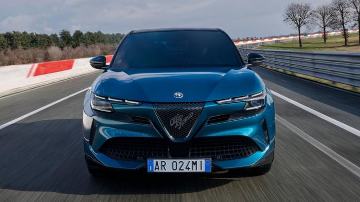 Alfa Romeo Junior: Ετοιμοπαράδοτη, με όφελος 2.000 ευρώ & 8ετή εγγύηση 
