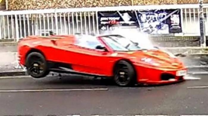 Επικίνδυνος οδηγός καταστρέφεi Ferrari F430 μέσα στο κέντρο της πόλης
