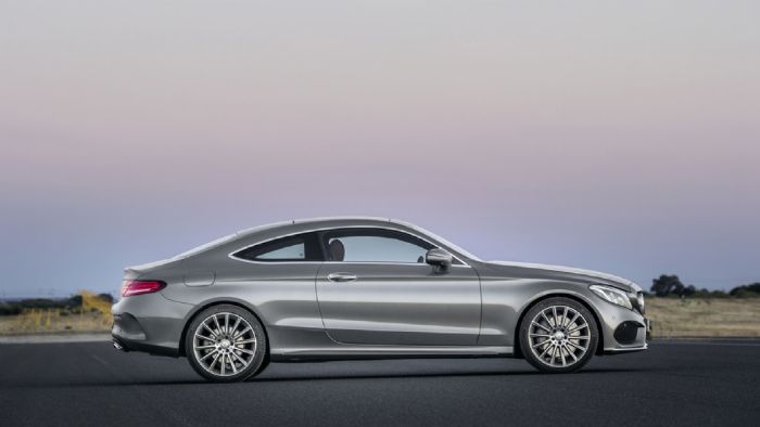 Επιβλητική εμφάνιση για το νέο coupe της Mercedes.