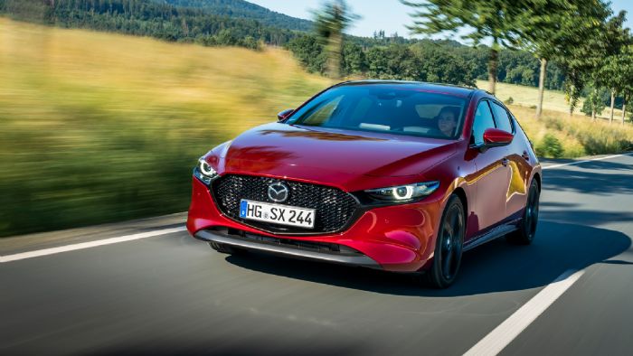 Στα πλαίσια της παρουσίασης του Mazda CX-30 οδηγήσαμε και το 3άρι με τον καινούργιο SkyActive-X βενζινοκινητήρα που λειτουργεί περίπου σαν diesel.